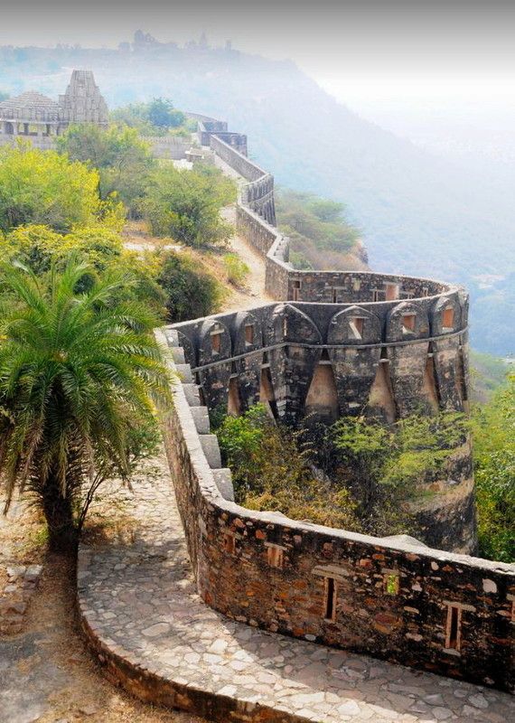 Les murs de la forteresse de Chittorgarh, Rajasthan