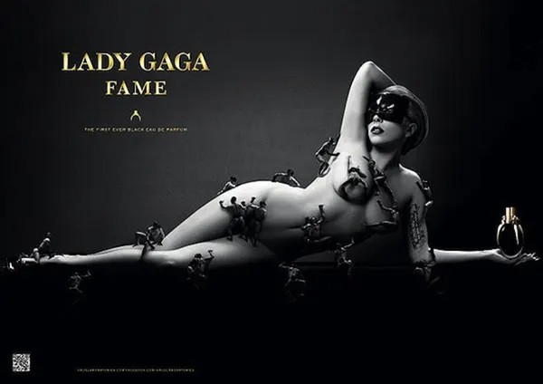 Lady Gaga pose nue pour son premier parfum