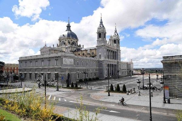 Confinement : Cathédrale de la Almudena