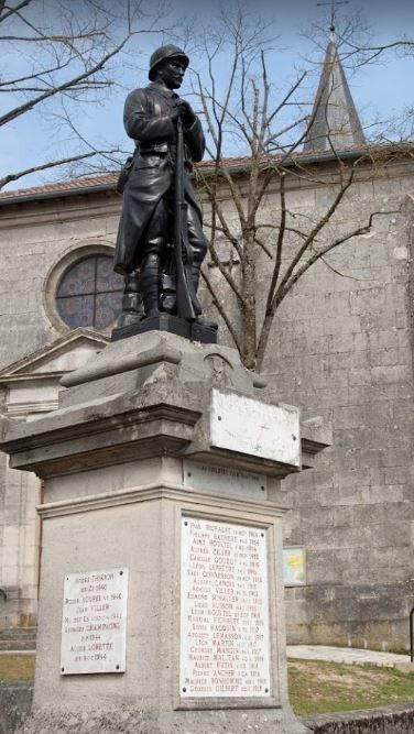 Nançois-sur-Ornain : Le monument aux morts.