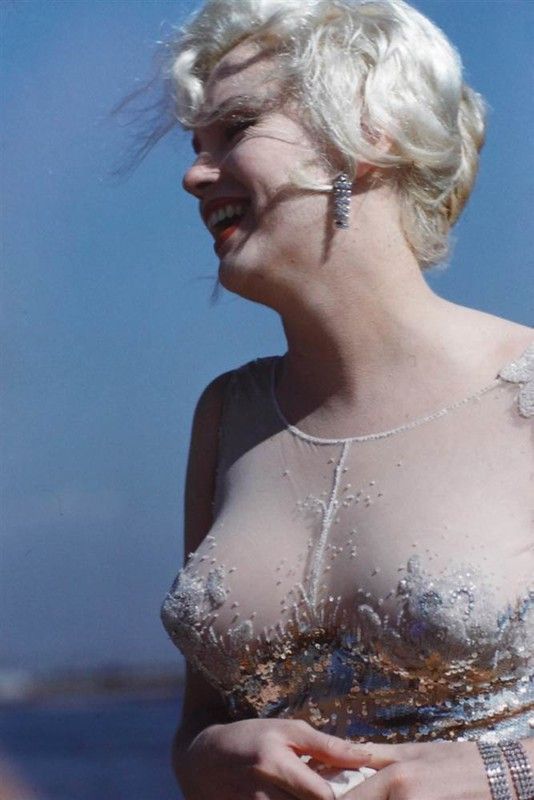 Marilyn Monroe sur le plateau Certains l'aiment chaud 1958