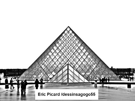 Pyramide du Louvre