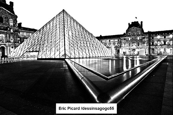 Pyramide du Louvre