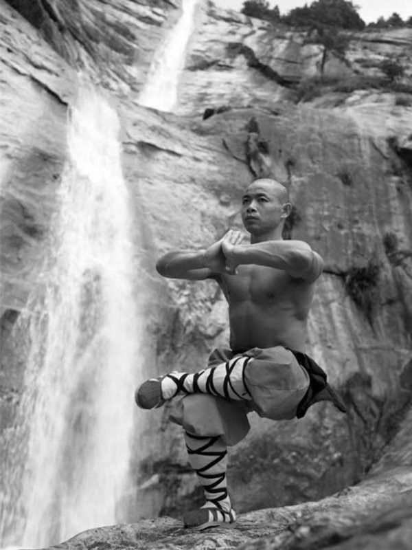 Moines Shaolin Qui Repoussent les Limites du Corps Humain