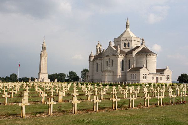 Nécropoles nationales en France