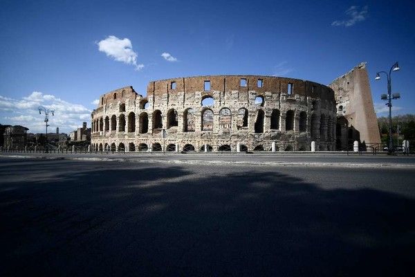 Confinement le Colisee de Rome