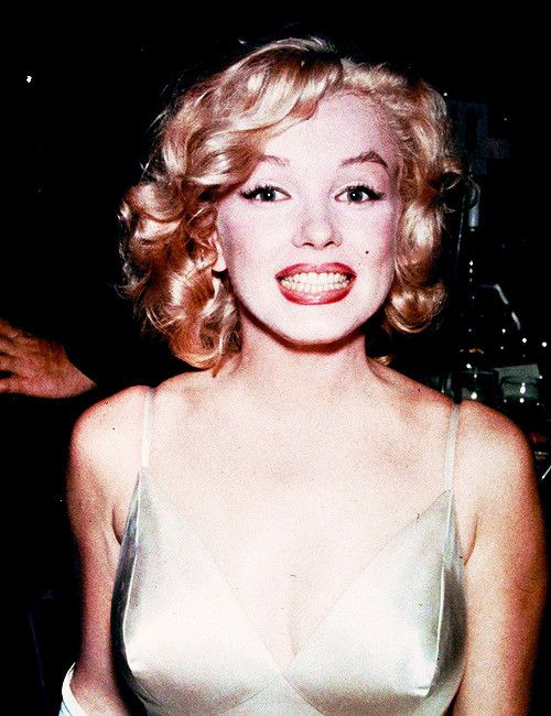 Marilyn Monroe at the Prince and The Showgirl premiere, 1957