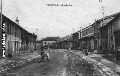 Carte postale de Tronville en Barrois ; Grande rue