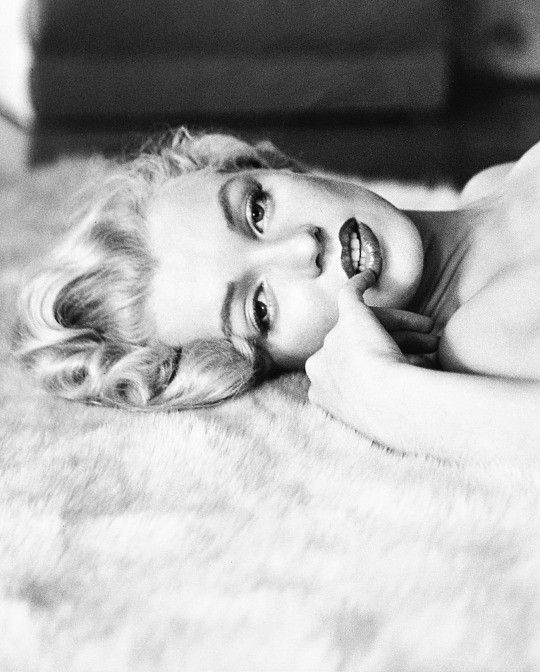 Marilyn Monroe photographed by John Florea, 1953